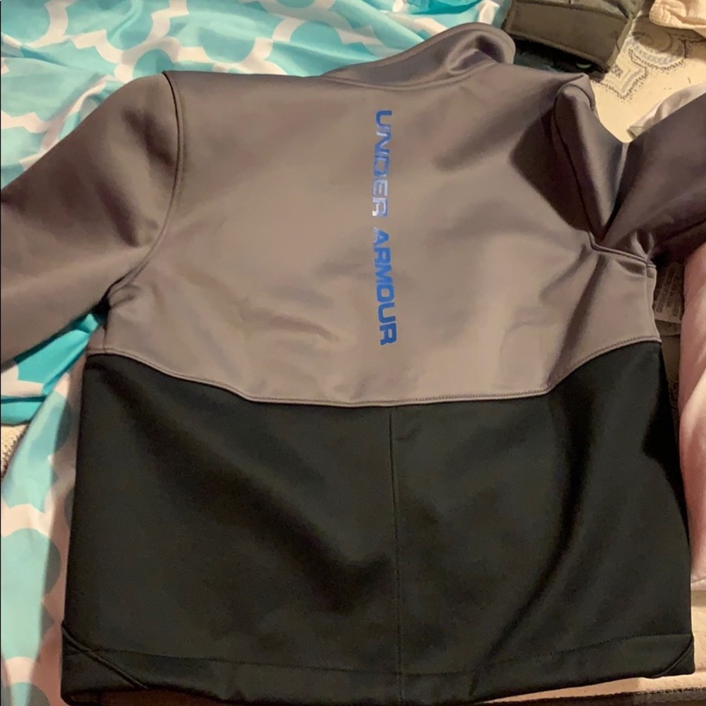 Boys Under Armour Jacket YSM - Picture 3 of 3